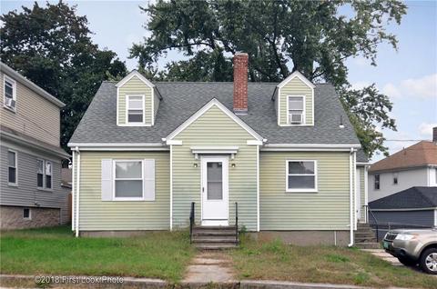 489 Mason St, Woonsocket, RI 02895 photo 2