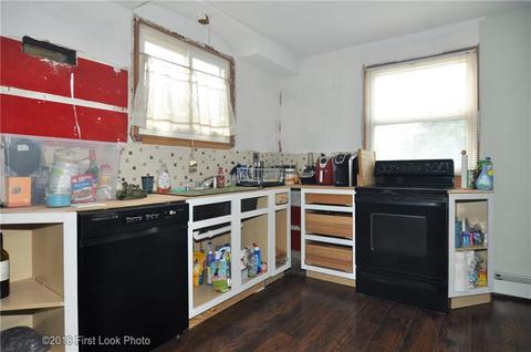 489 Mason St, Woonsocket, RI 02895 photo 5