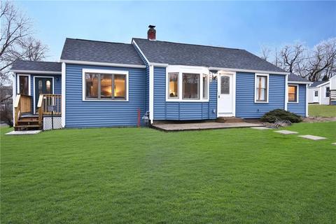 100 Bartlett Dr, Warwick, RI 02886 photo 2