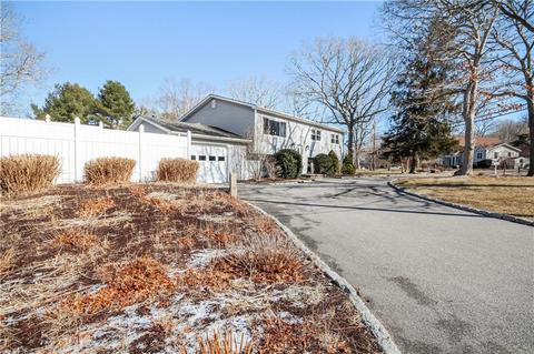 7 Wompag Rd, Westerly, RI 02891 photo 3