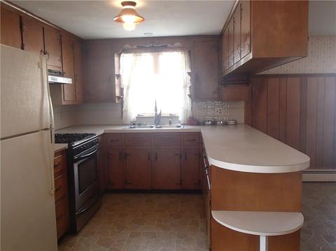 3 Third School St, Bristol, RI 02809 photo 2