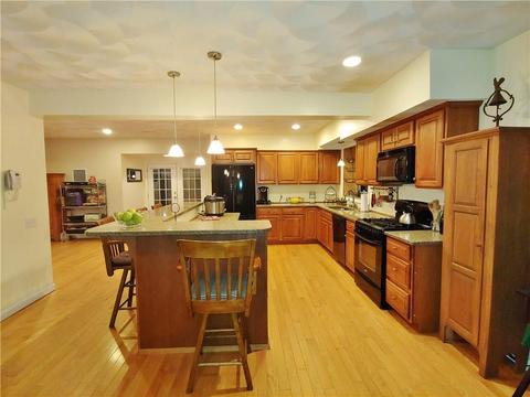 127 Midget Ave, Warwick, RI 02886 photo 4