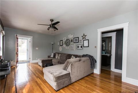 55 Mapleton St, Cranston, RI 02910 photo 10