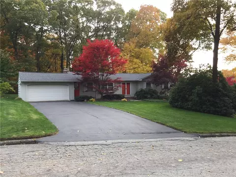 32 Stubtoe Dr, Warwick, RI 02886 photo 2