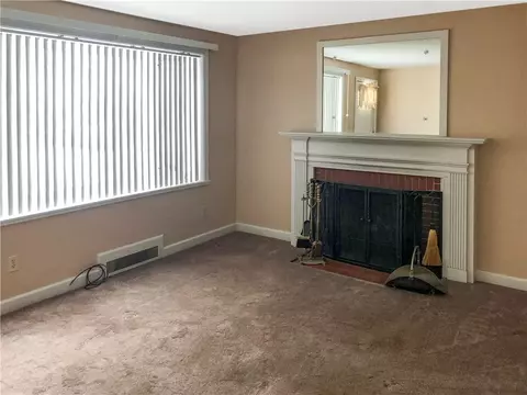 350 Pullen Ave, Pawtucket, RI 02861 photo 4