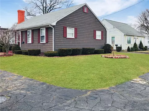 350 Pullen Ave, Pawtucket, RI 02861 photo 2