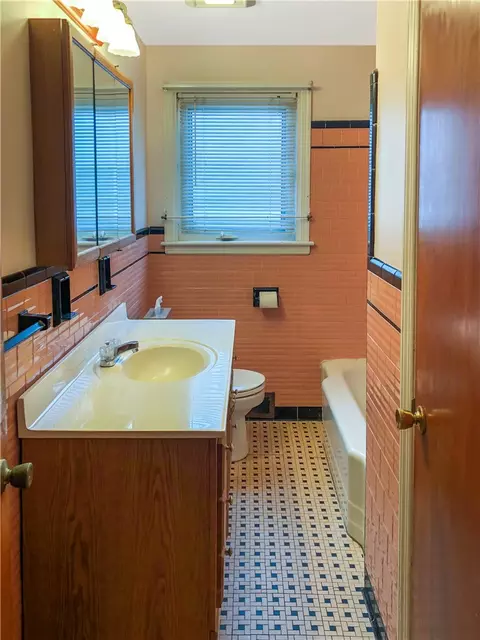 350 Pullen Ave, Pawtucket, RI 02861 photo 7