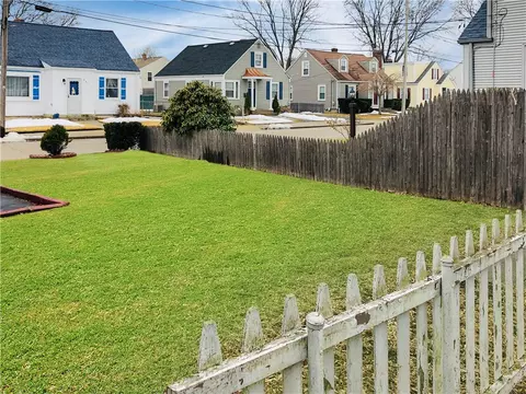 350 Pullen Ave, Pawtucket, RI 02861 photo 12