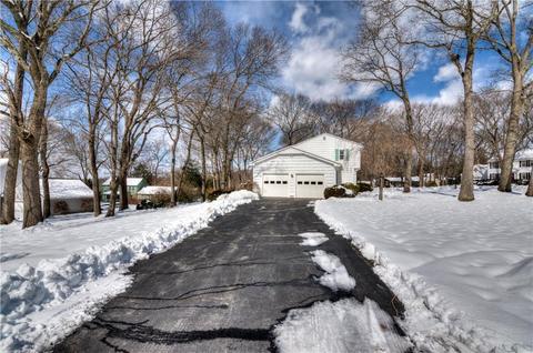 1 Hedgerow Dr, Warwick, RI 02886 photo 3