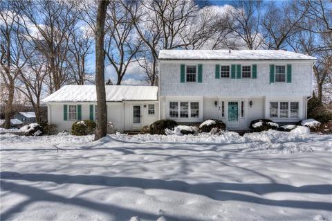 1 Hedgerow Dr, Warwick, RI 02886 photo 1