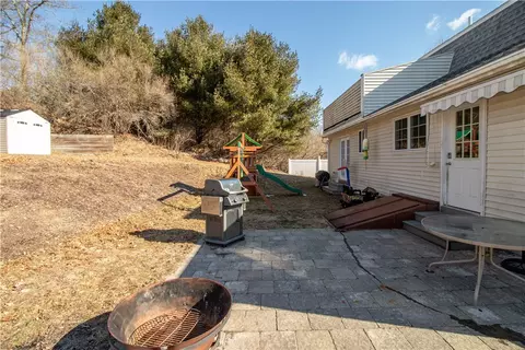 23 Sandy Ln, Westerly, RI 02891 photo 5