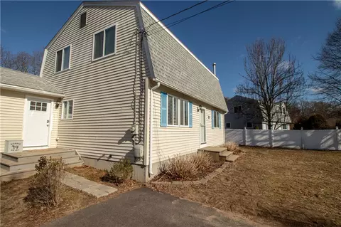 23 Sandy Ln, Westerly, RI 02891 photo 2