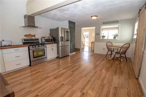 23 Sandy Ln, Westerly, RI 02891 photo 9