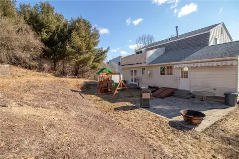 23 Sandy Ln, Westerly, RI 02891 photo 4