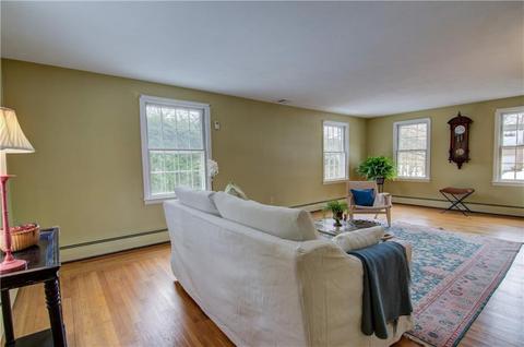 21 Ladderlook Rd, Warwick, RI 02886 photo 4