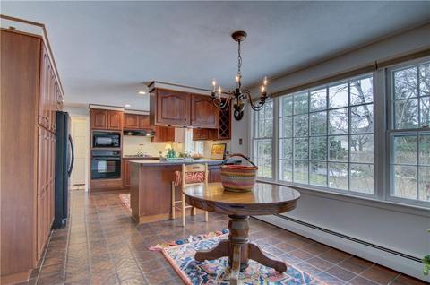 21 Ladderlook Rd, Warwick, RI 02886 photo 5