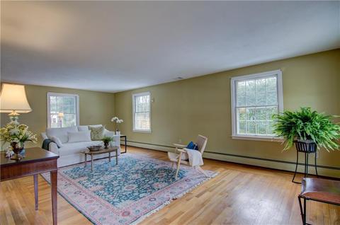 21 Ladderlook Rd, Warwick, RI 02886 photo 3
