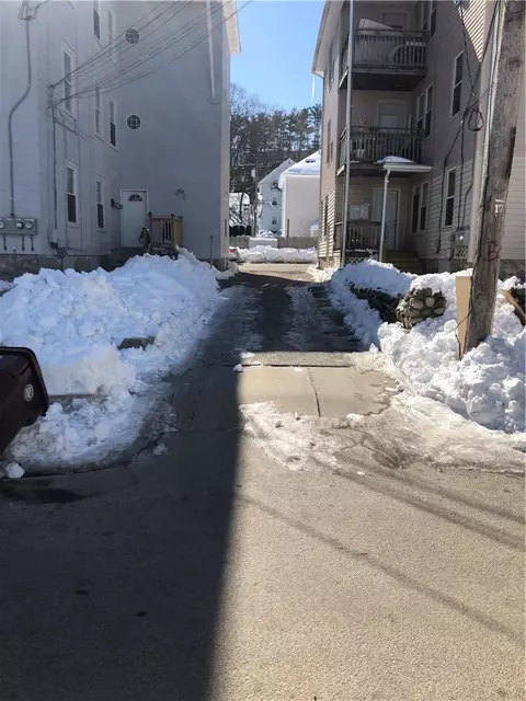 333 Paradis Ave, Woonsocket, RI 02895 photo 6