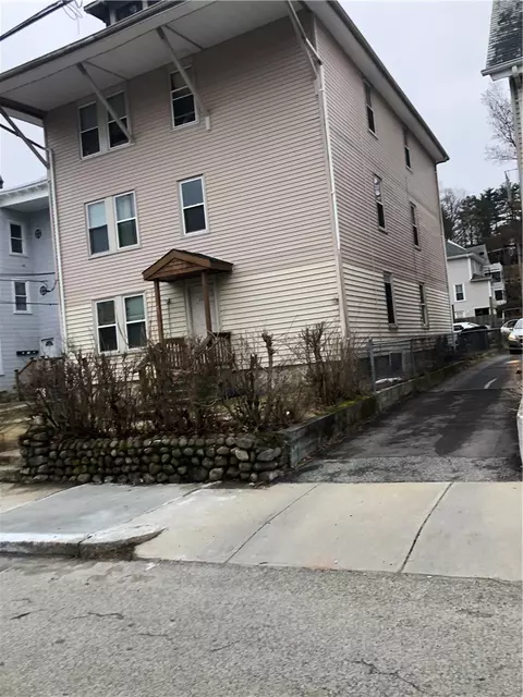 333 Paradis Ave, Woonsocket, RI 02895 photo 2