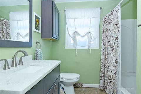 410 Buttonwoods Ave, Warwick, RI 02886 photo 10