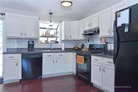 410 Buttonwoods Ave, Warwick, RI 02886 photo 3