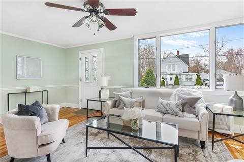 134 Shawomet Ave, Warwick, RI 02889 photo 17