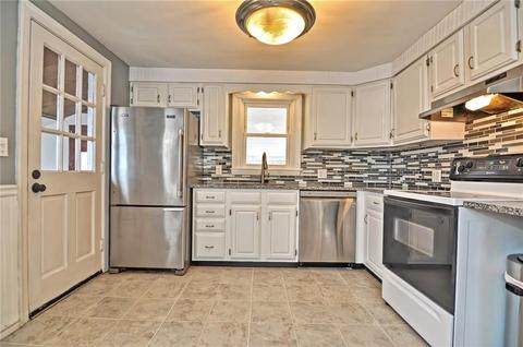 59 Macarthur Dr, Warwick, RI 02889 photo 14