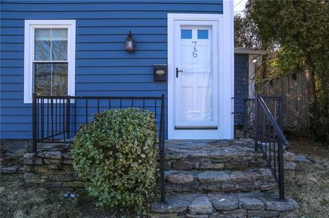 76 Beach St, Westerly, RI 02891 photo 2