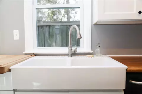 76 Beach St, Westerly, RI 02891 photo 7