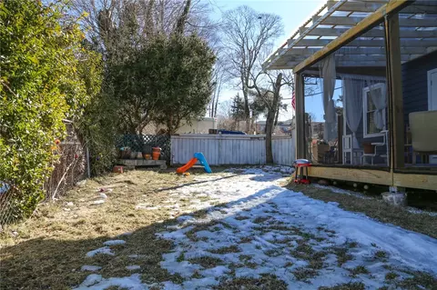 76 Beach St, Westerly, RI 02891 photo 17