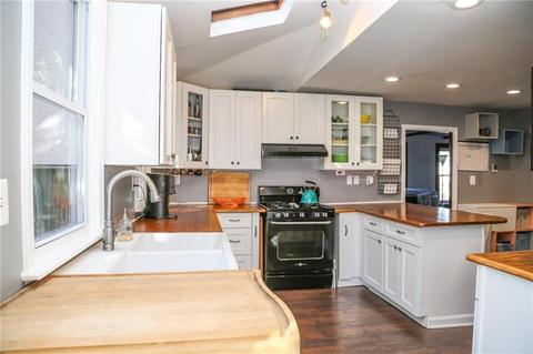 76 Beach St, Westerly, RI 02891 photo 5