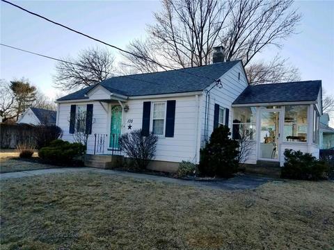 135 Bartlett Dr, Warwick, RI 02886 photo 2