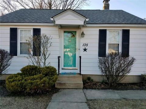 135 Bartlett Dr, Warwick, RI 02886 photo 1