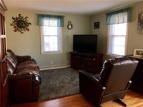 135 Bartlett Dr, Warwick, RI 02886 photo 4