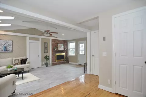 30 Gorham Ave, Warwick, RI 02886 photo 4