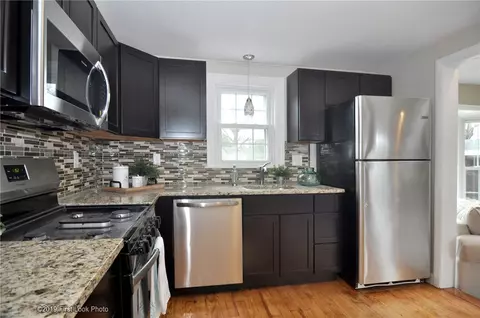 30 Gorham Ave, Warwick, RI 02886 photo 3