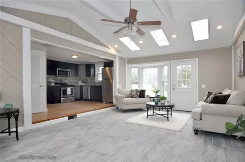 30 Gorham Ave, Warwick, RI 02886 photo 13