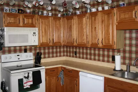 365 Blackstone St, Woonsocket, RI 02895 photo 19