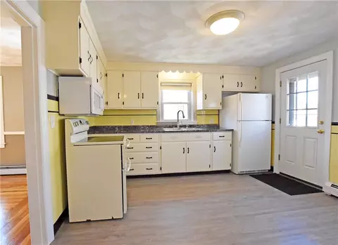14 Allen Ave, Riverside, RI 02915 photo 9