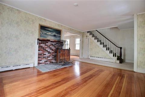 18 Rocket St, Westerly, RI 02891 photo 2