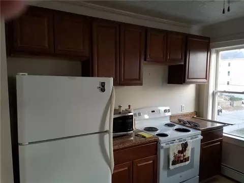 147 Division St, Woonsocket, RI 02895 photo 23