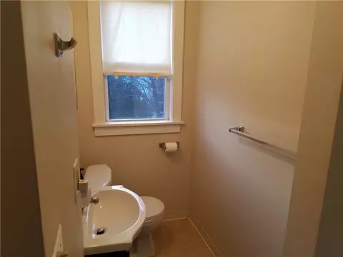 147 Division St, Woonsocket, RI 02895 photo 18