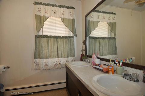74 Farm St, Woonsocket, RI 02895 photo 6