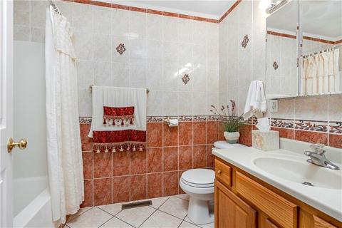 284 8th Ave, Woonsocket, RI 02895 photo 12