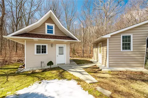 284 8th Ave, Woonsocket, RI 02895 photo 26
