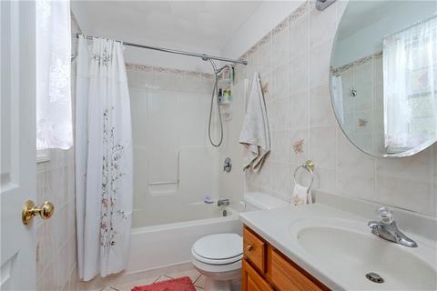284 8th Ave, Woonsocket, RI 02895 photo 16