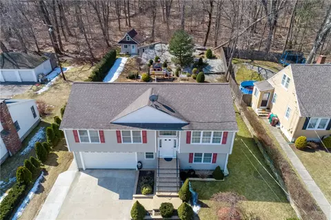 284 8th Ave, Woonsocket, RI 02895 photo 27