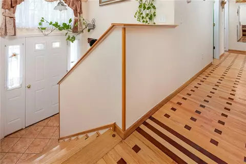 284 8th Ave, Woonsocket, RI 02895 photo 4