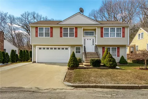 284 8th Ave, Woonsocket, RI 02895 photo 1