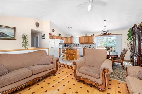 284 8th Ave, Woonsocket, RI 02895 photo 8